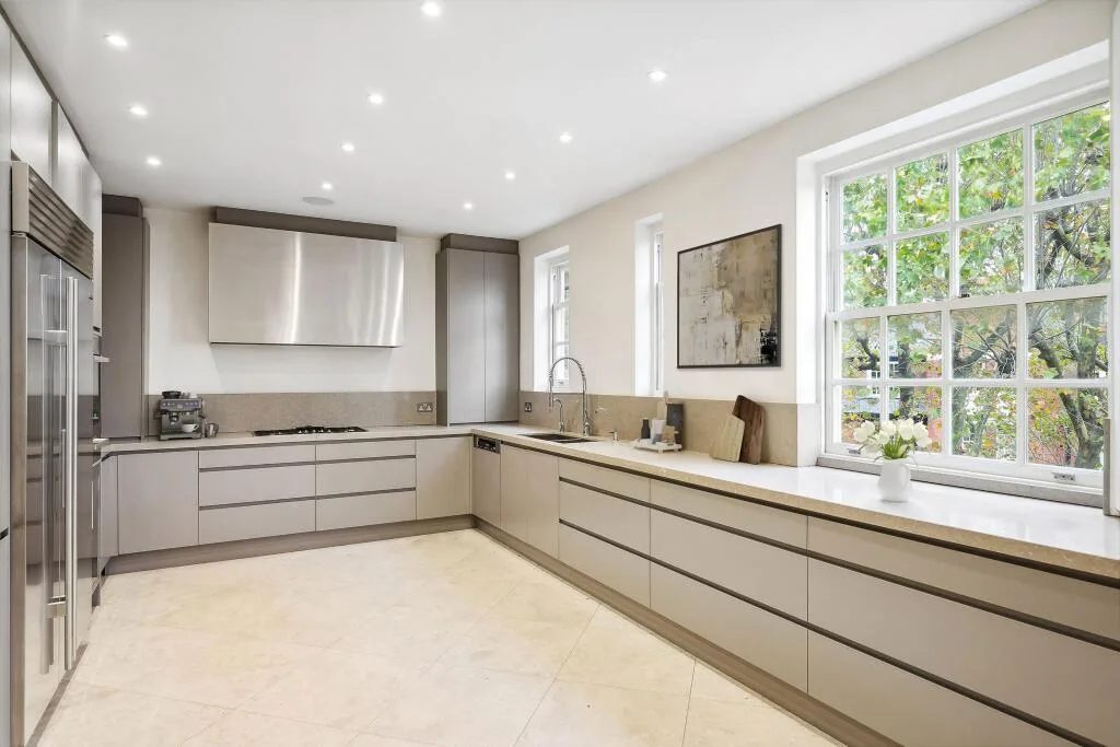 3 bedroom flat for rent