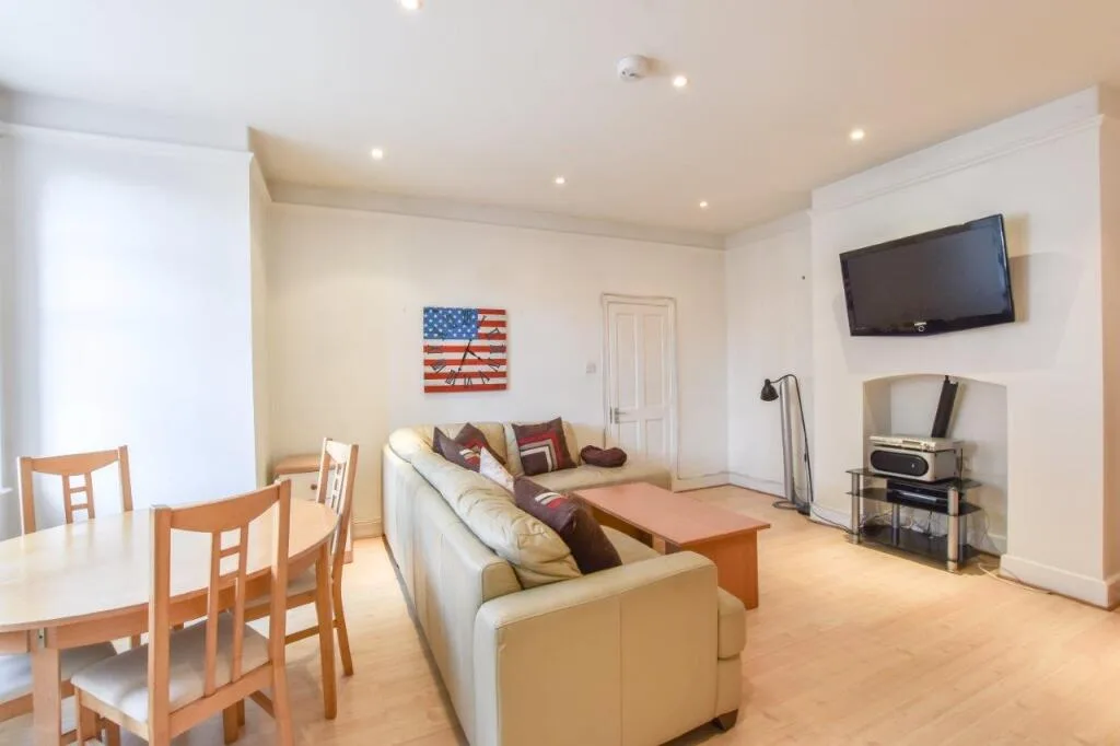2 bedroom flat for rent