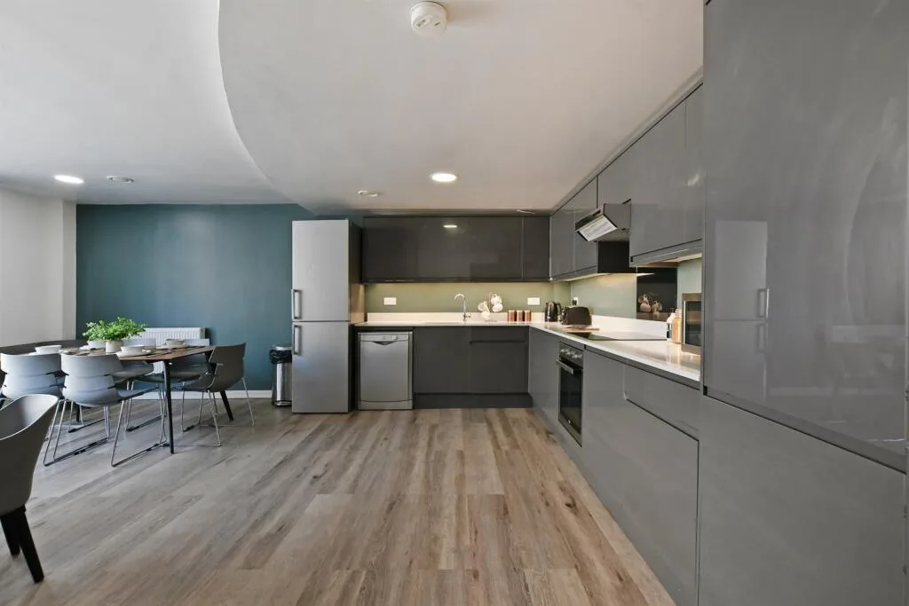 5 bedroom apartment for rent