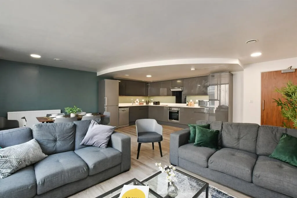 5 bedroom apartment for rent