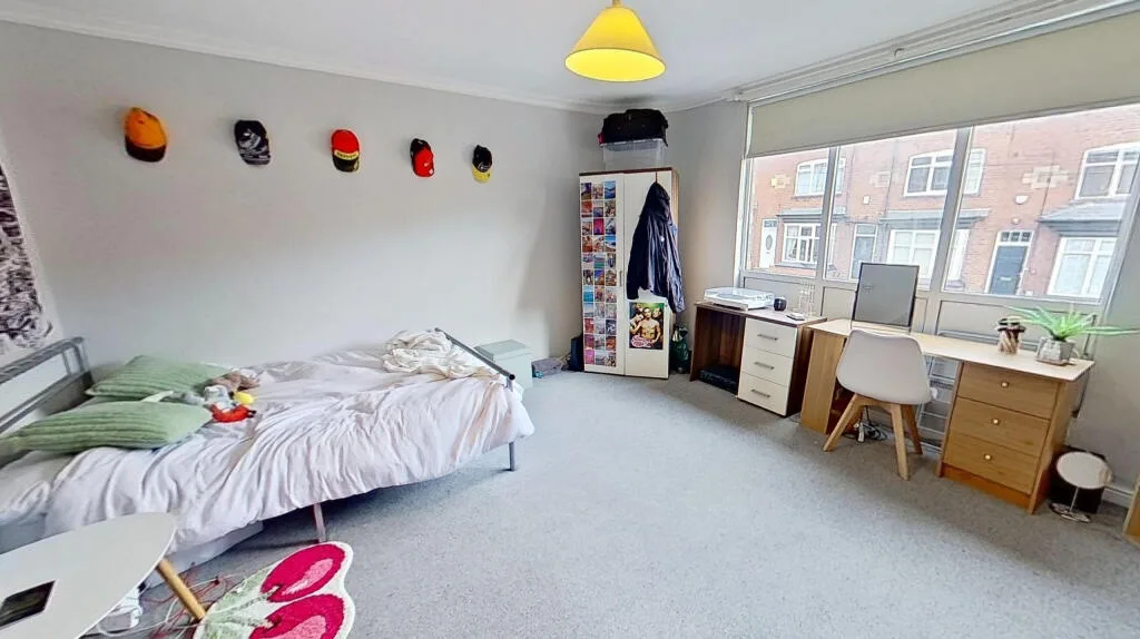 5 bedroom terraced house for rent