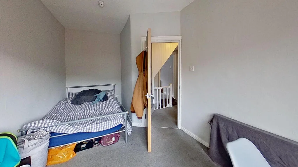 5 bedroom terraced house for rent