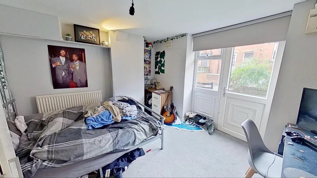 5 bedroom terraced house for rent