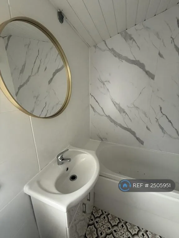 1 bedroom house share for rent