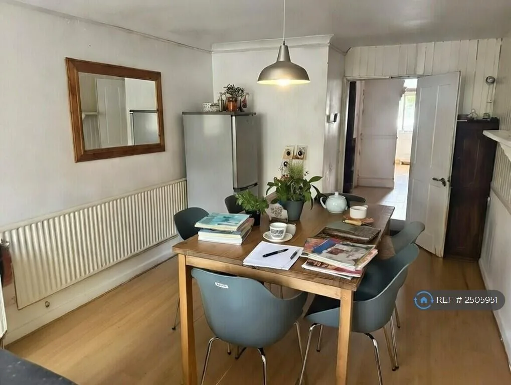 1 bedroom house share for rent