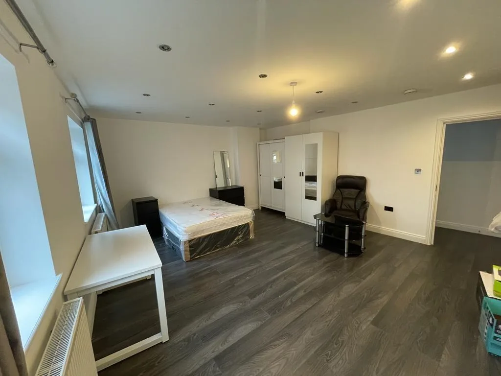 4 bedroom ground floor maisonette for rent