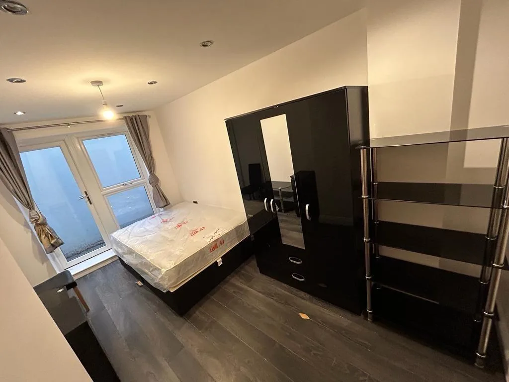 4 bedroom ground floor maisonette for rent