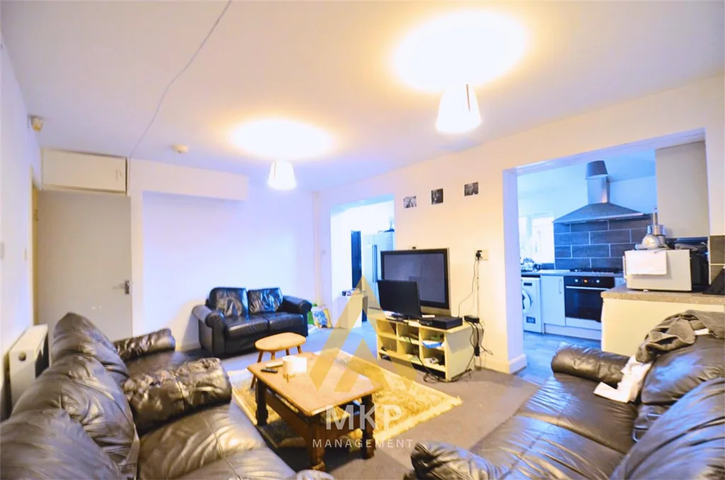 1 bedroom detached house for rent
