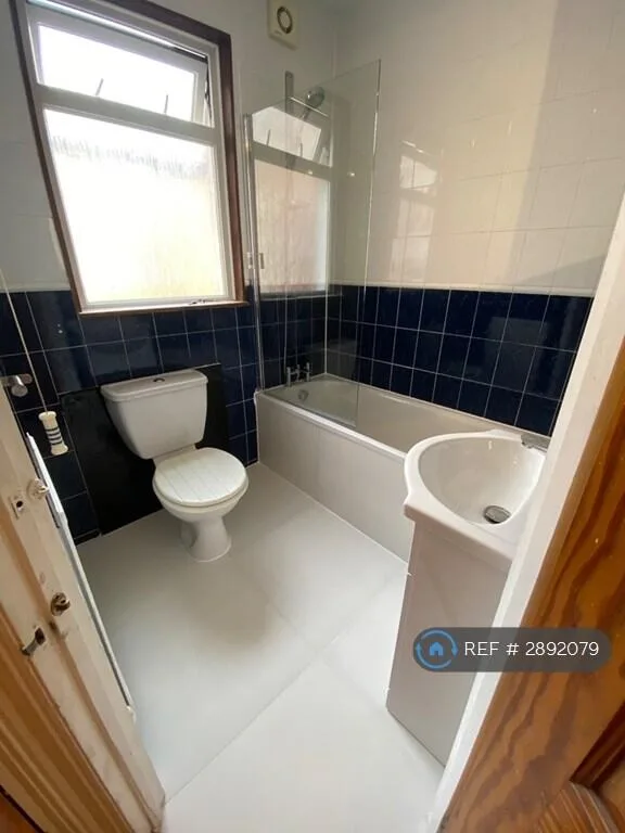 5 bedroom terraced house for rent