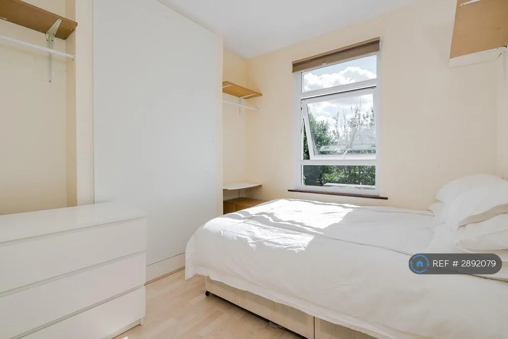5 bedroom terraced house for rent