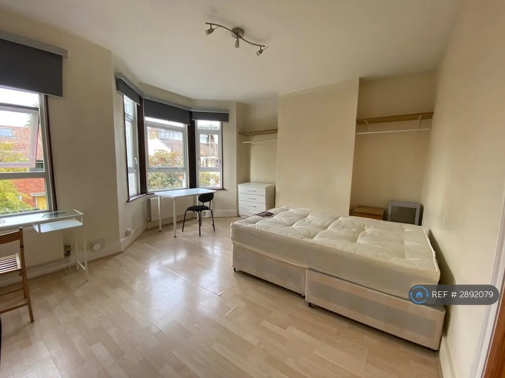 5 bedroom terraced house for rent
