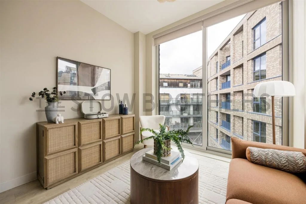 2 bedroom penthouse for rent