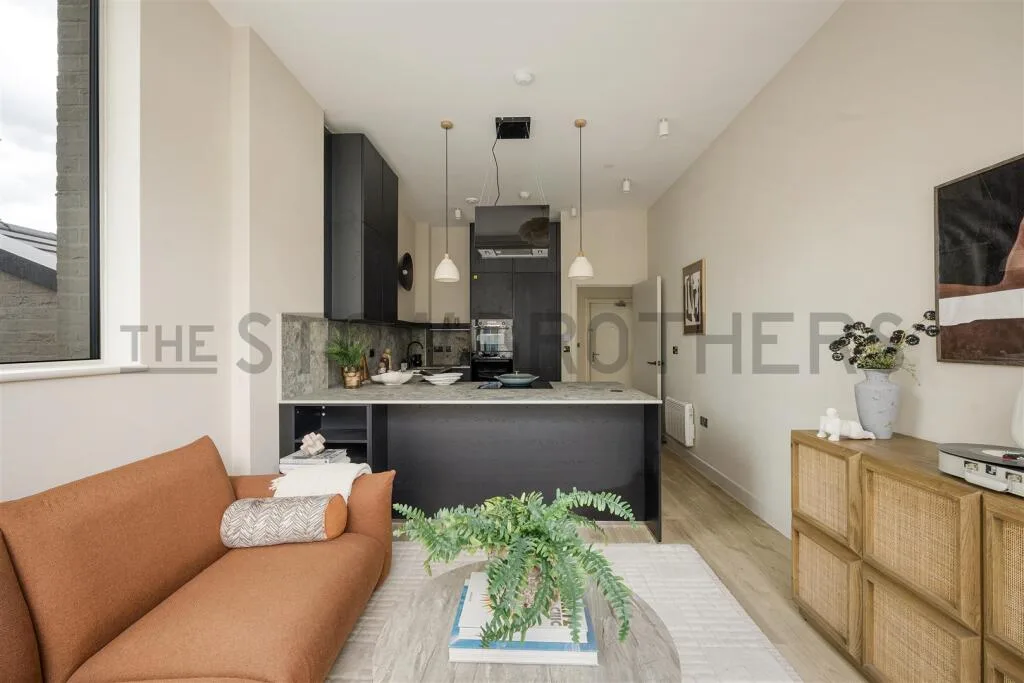 2 bedroom penthouse for rent