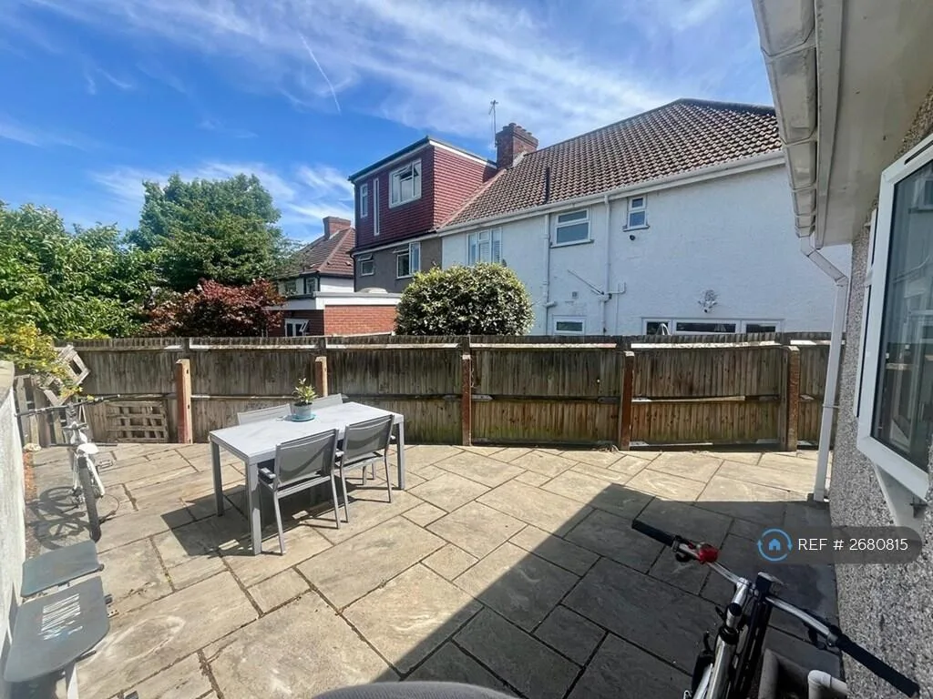 1 bedroom house share for rent