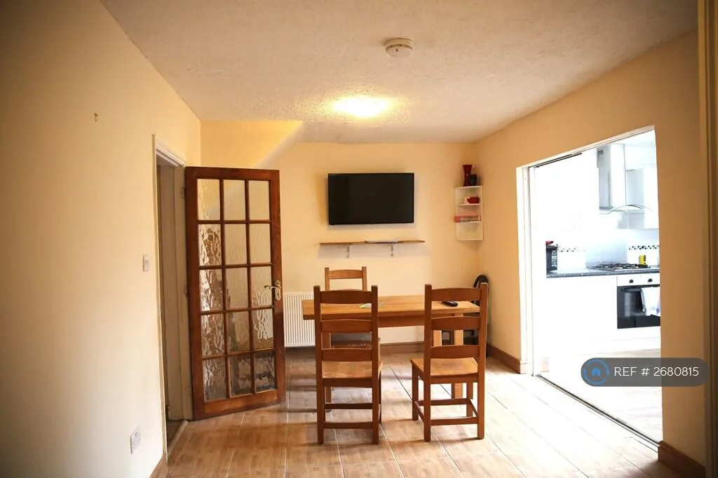 1 bedroom house share for rent