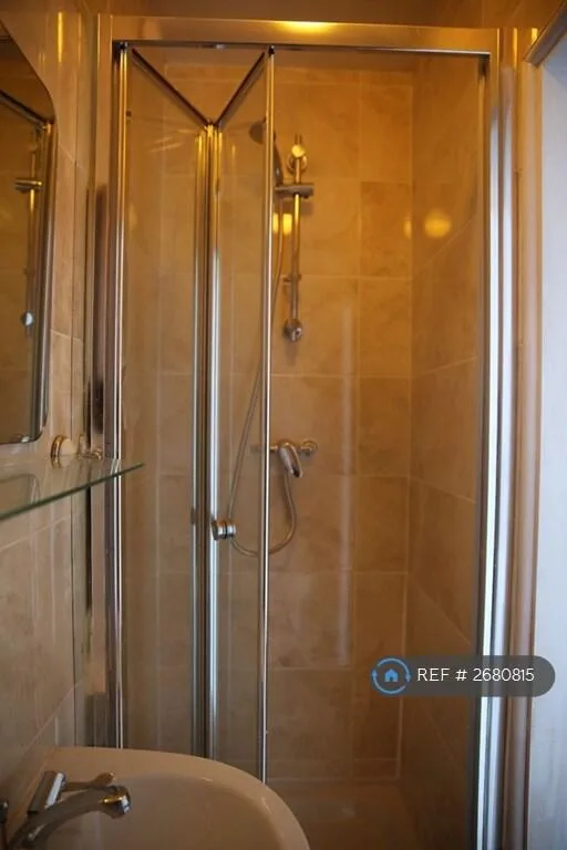 1 bedroom house share for rent