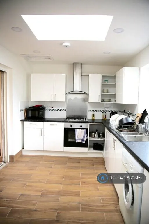 1 bedroom house share for rent