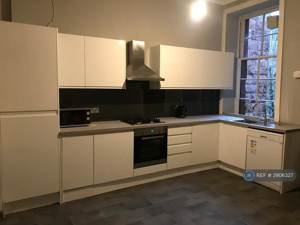 4 bedroom flat for rent