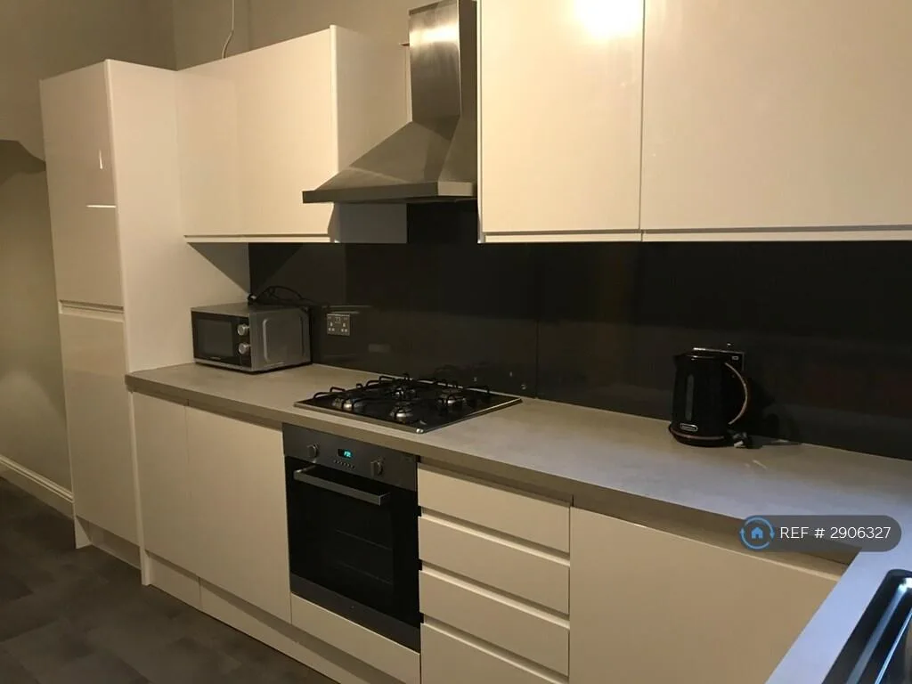 4 bedroom flat for rent