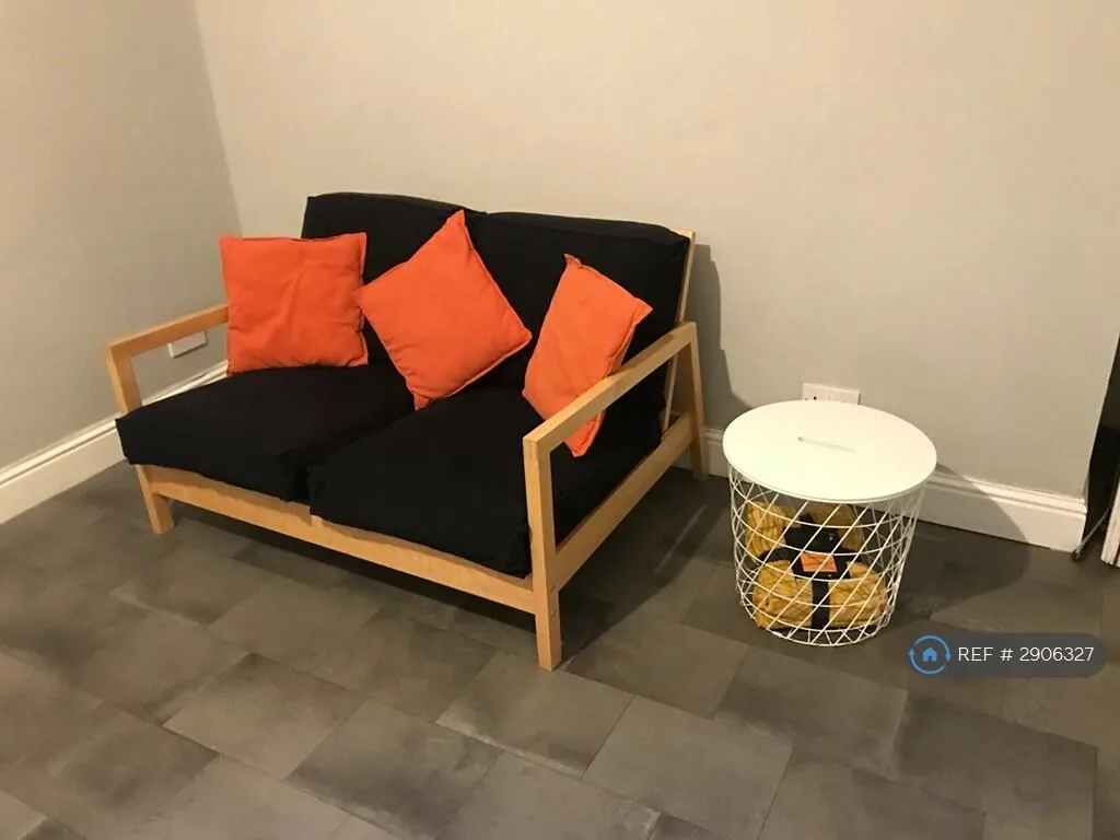 4 bedroom flat for rent
