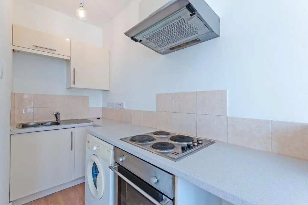 1 bedroom maisonette for rent