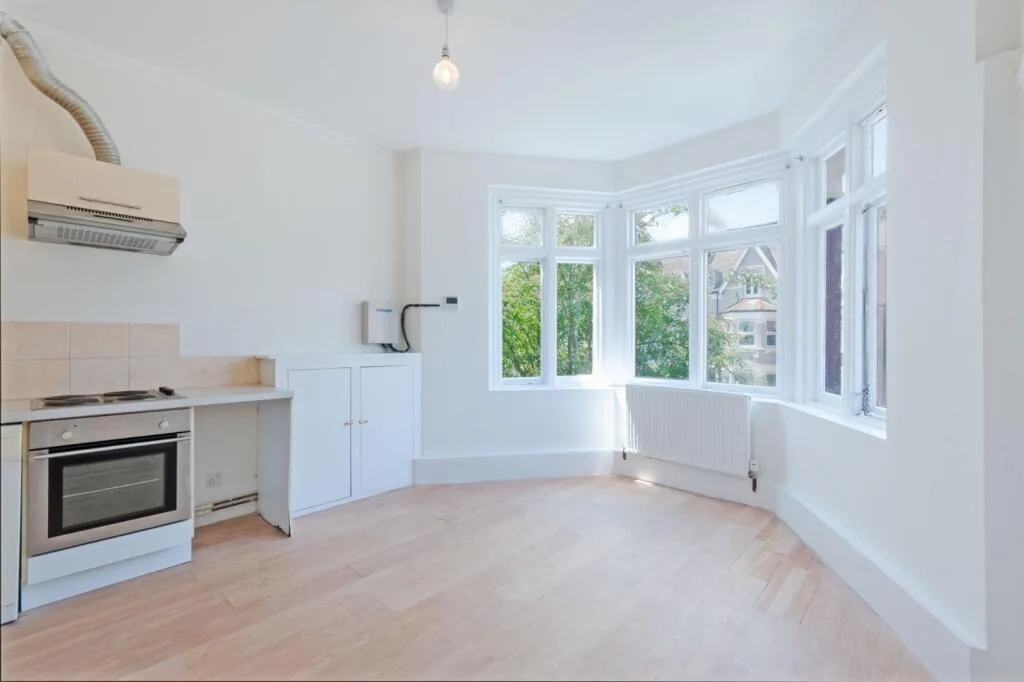 1 bedroom maisonette for rent