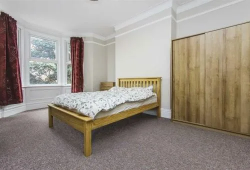 4 bedroom flat for rent
