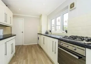 4 bedroom flat for rent