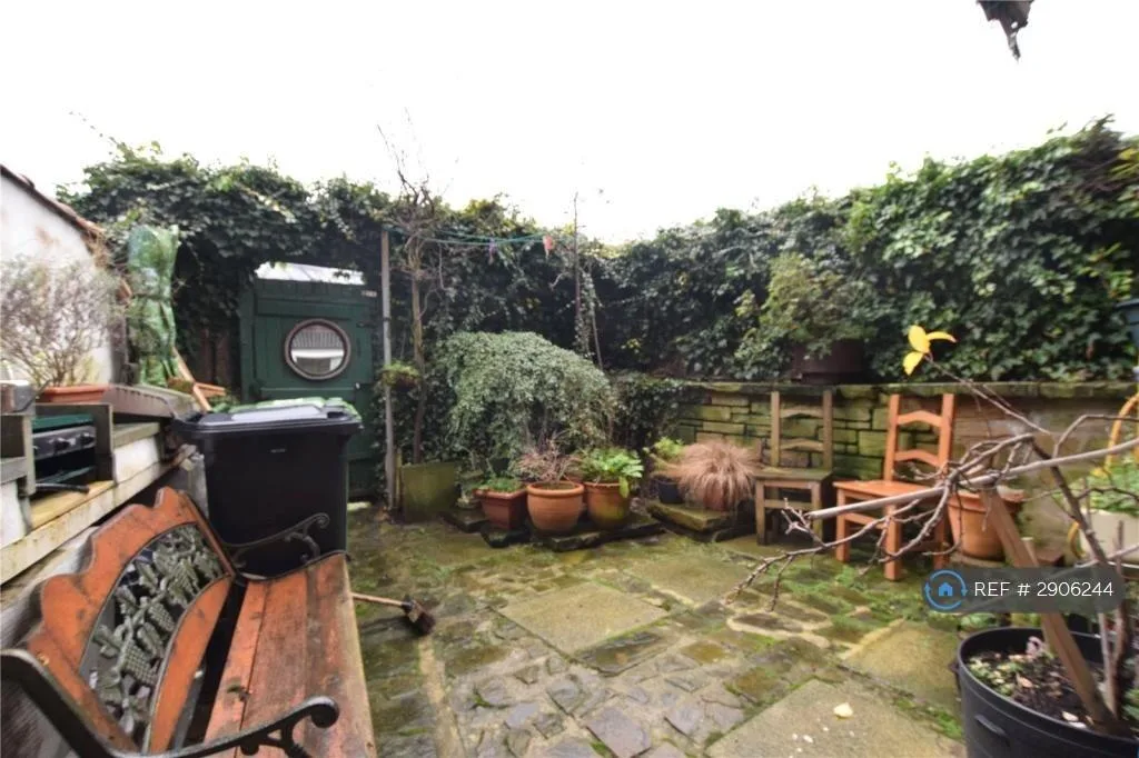 1 bedroom house share for rent