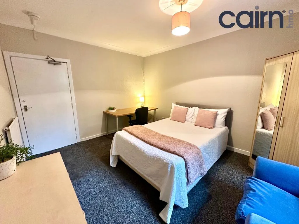 4 bedroom flat for rent