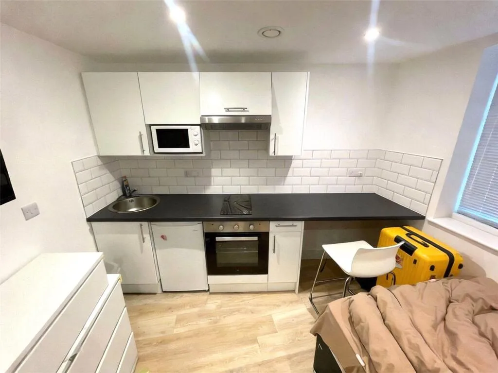 Studio flat for rent