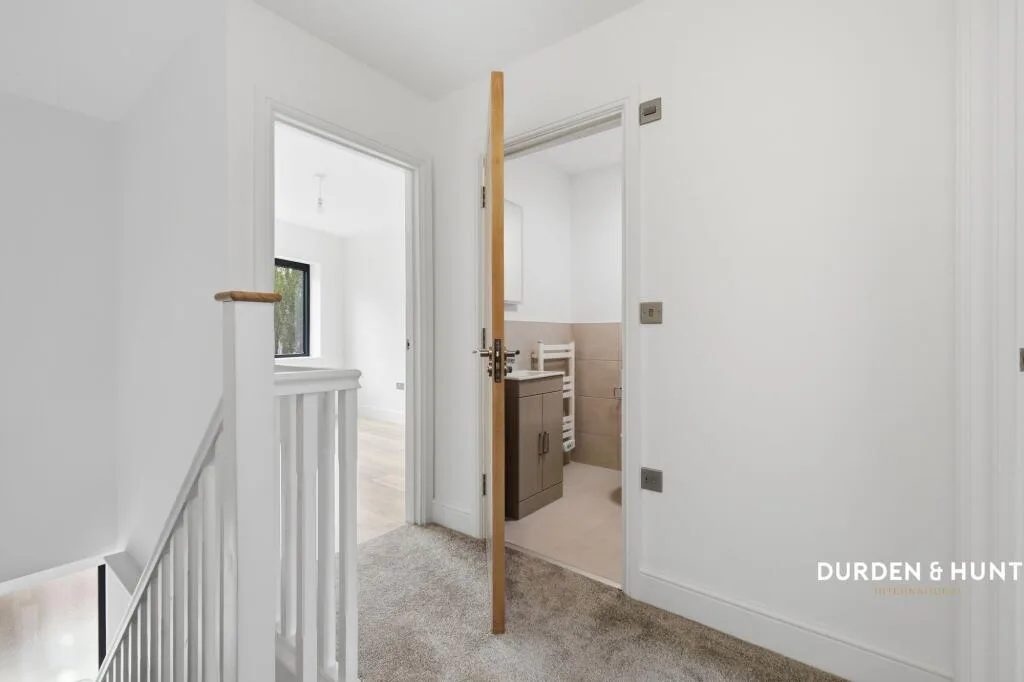 4 bedroom end of terrace house for rent