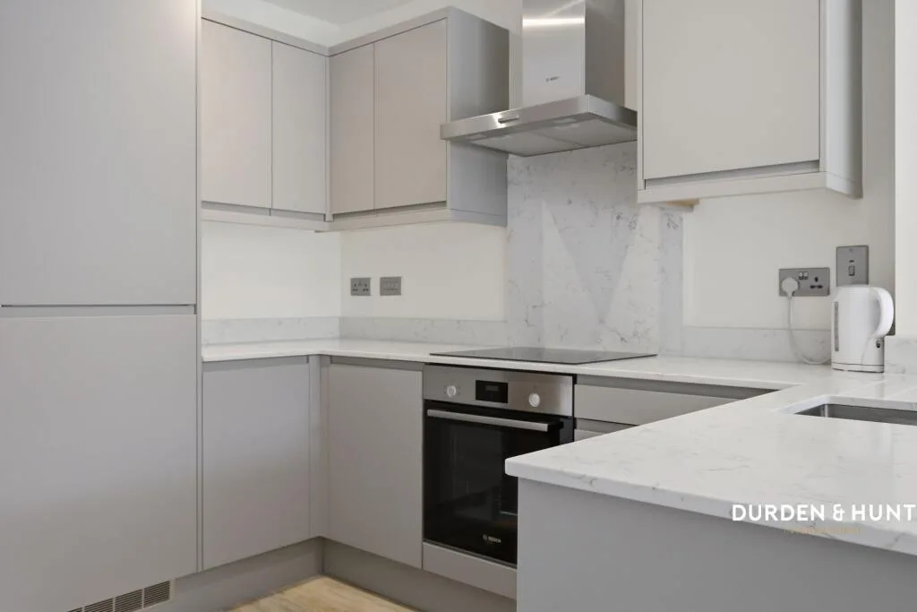 4 bedroom end of terrace house for rent