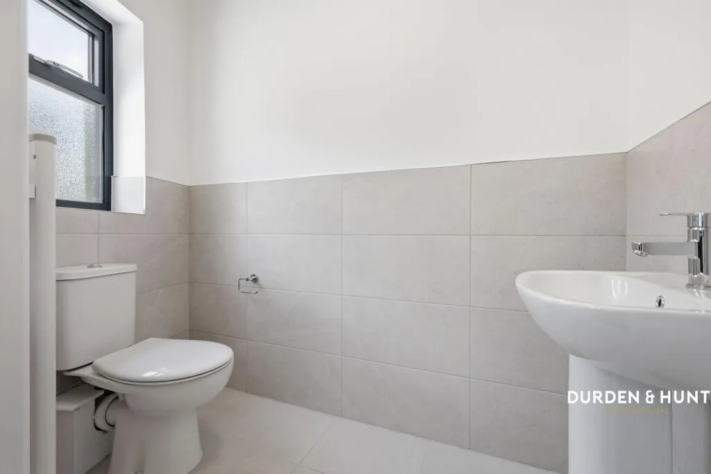 4 bedroom end of terrace house for rent
