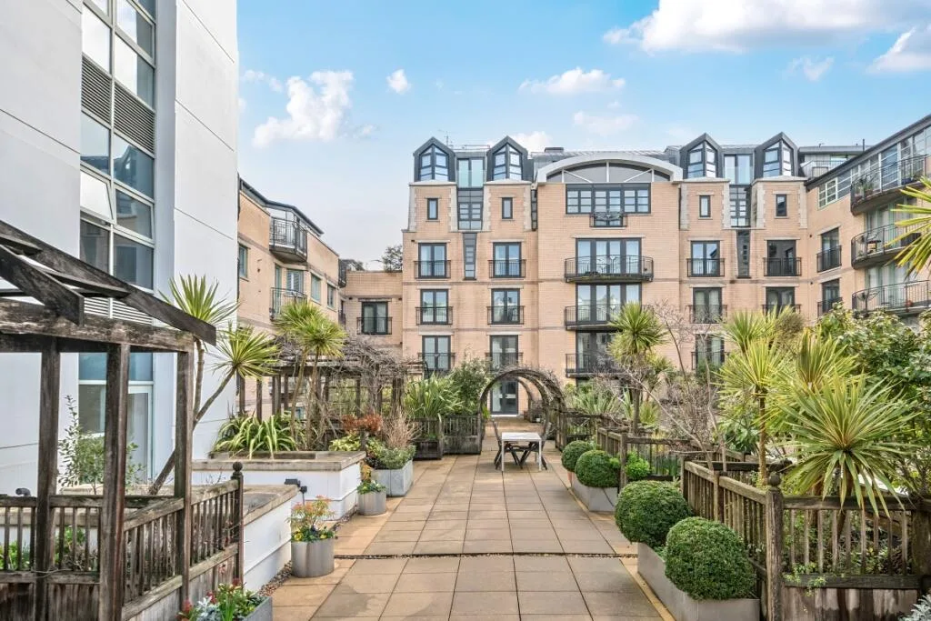 2 bedroom flat for rent