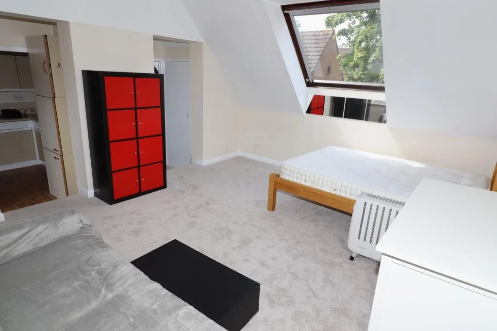 Studio flat for rent