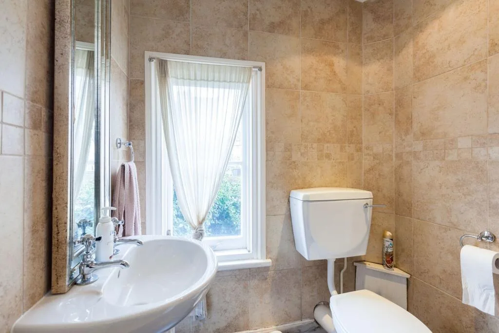 2 bedroom maisonette for rent