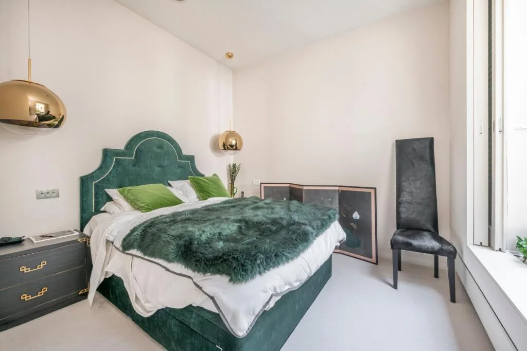 2 bedroom mews property for rent