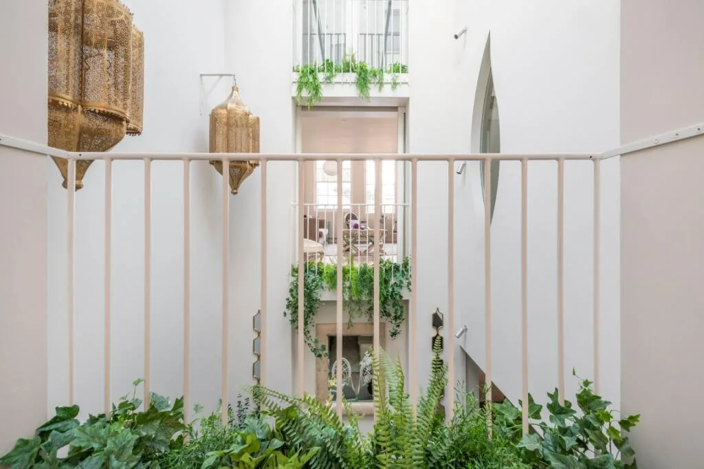 2 bedroom mews property for rent