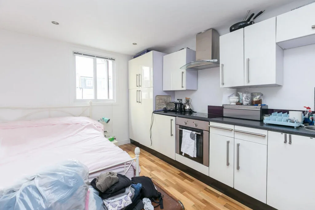 Studio flat for rent