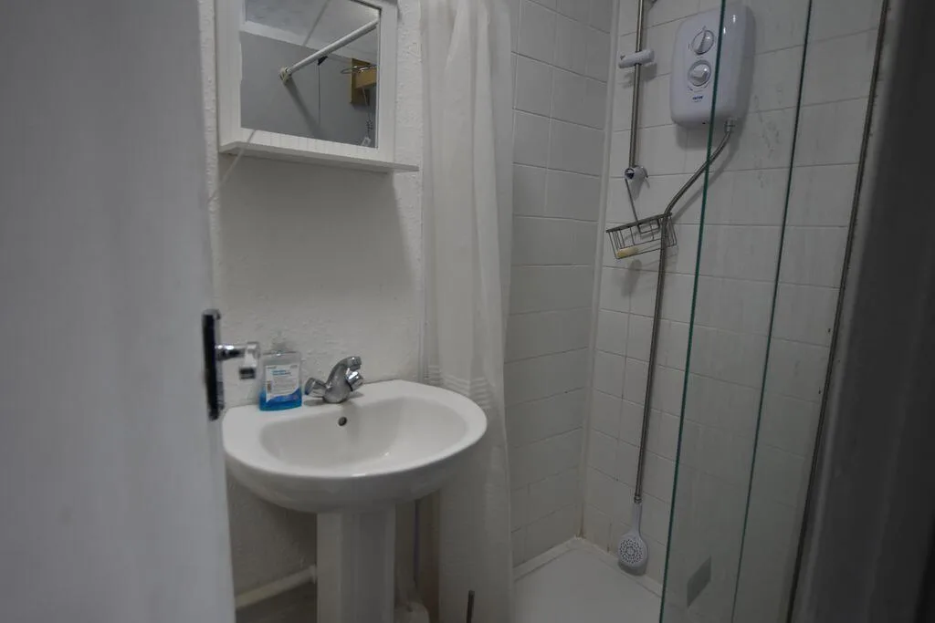 1 bedroom detached house for rent