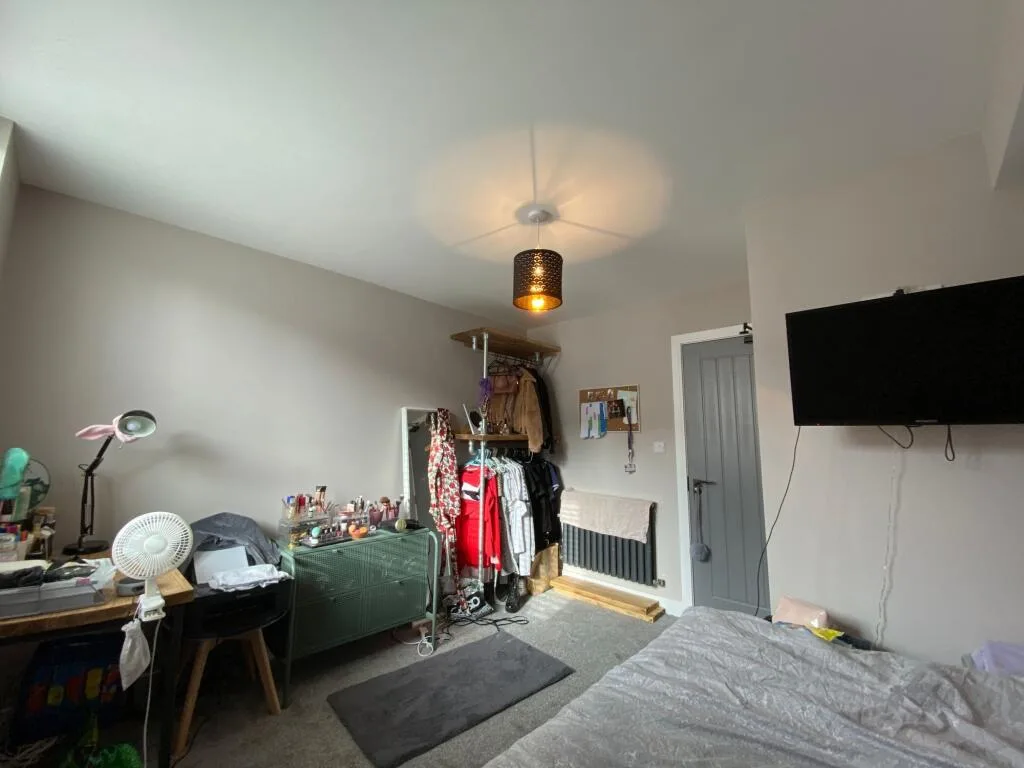 1 bedroom house share for rent