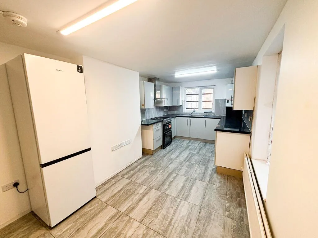 4 bedroom terraced house for rent