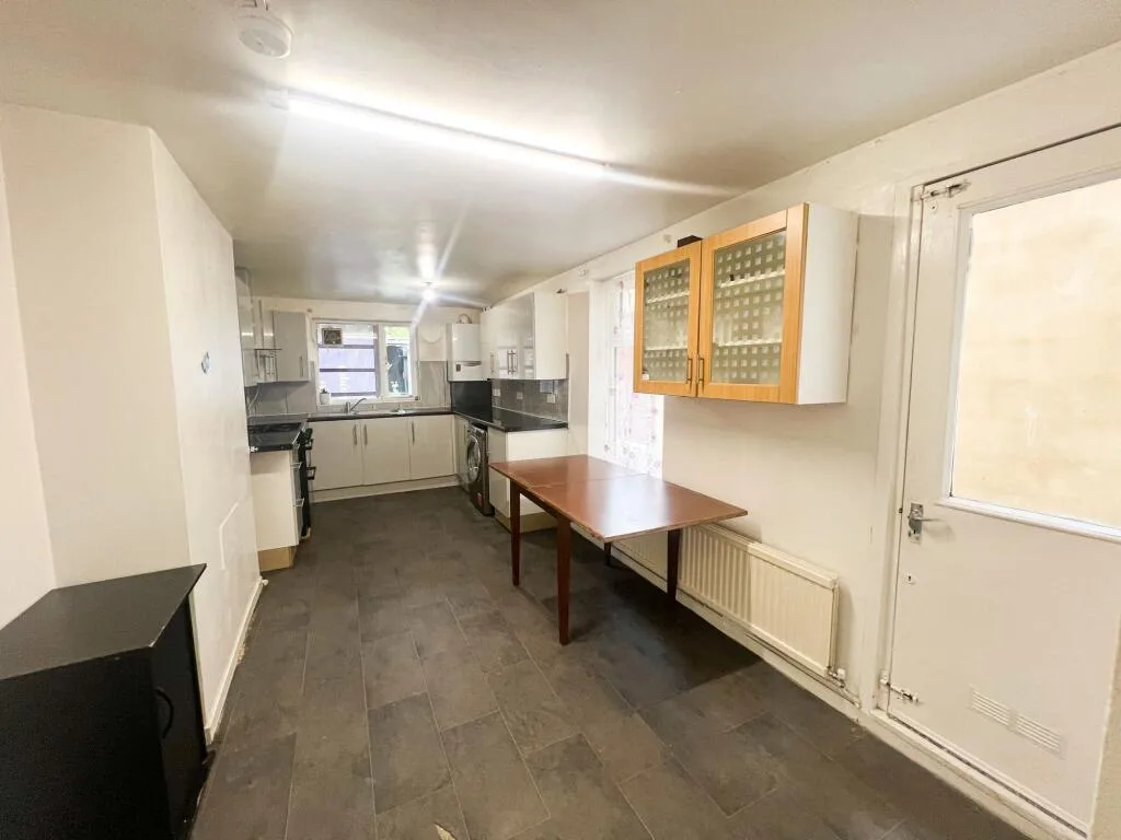 4 bedroom terraced house for rent