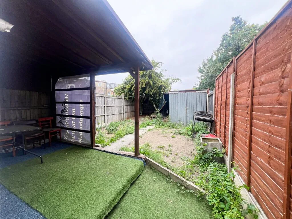 4 bedroom terraced house for rent
