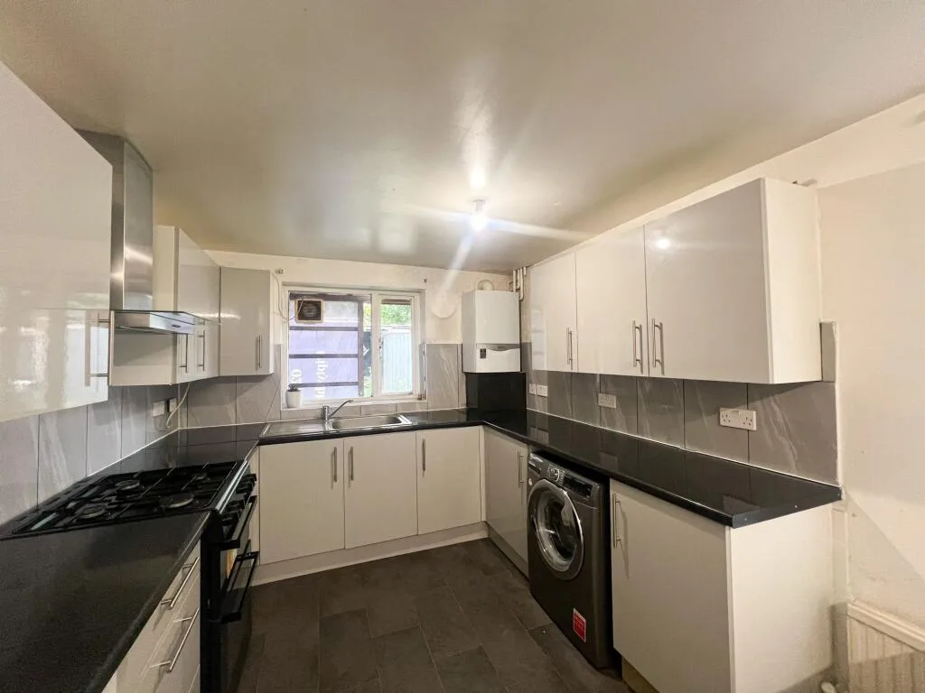 4 bedroom terraced house for rent