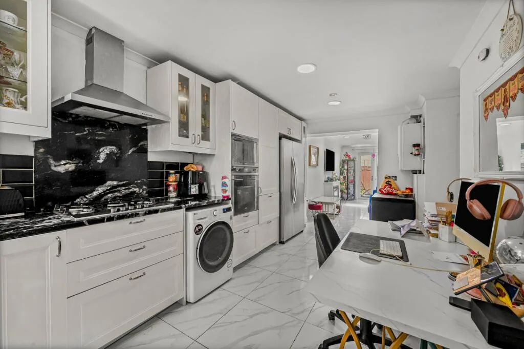 4 bedroom terraced house for rent