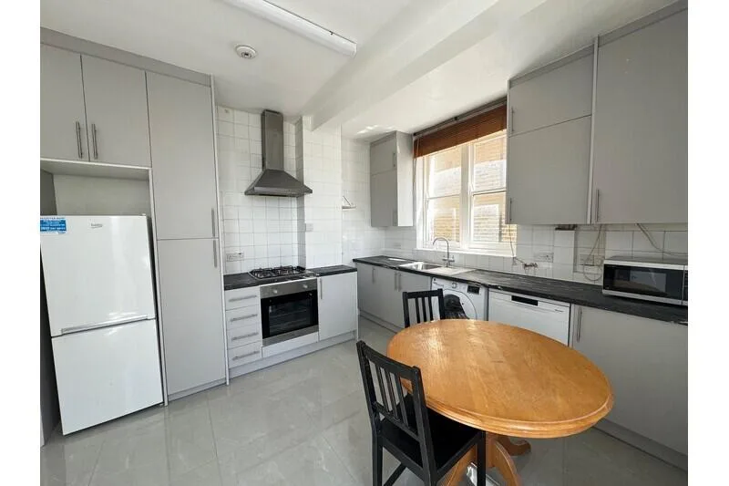 3 bedroom flat for rent
