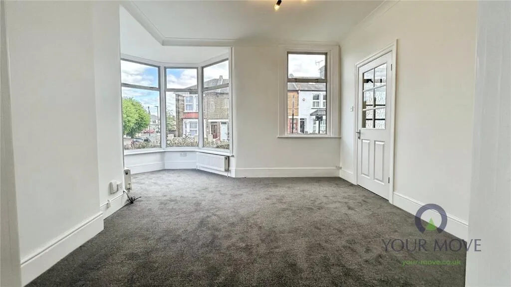 3 bedroom end of terrace house for rent