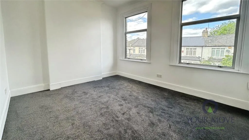 3 bedroom end of terrace house for rent